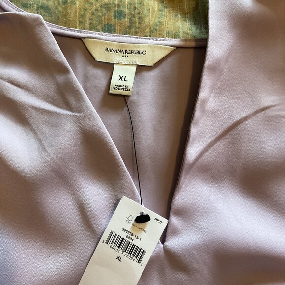 Banana Republic Sleeveless Blouse Size XL - Picture 2 of 5